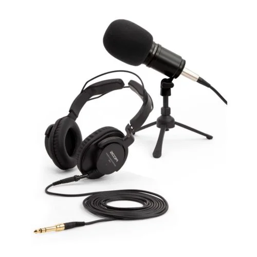 Fuzion do podcast with zoom podtrak p8 microphone headphone 001 Fuzion Far East